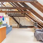 Apartment Bona Palace